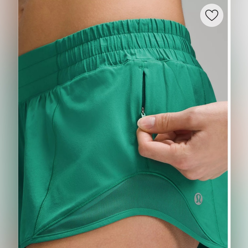 🆕Lululemon🍋 Hotty Hot Low-Rise Lined Short 2.5” Colour Cascadia Green Sz 6